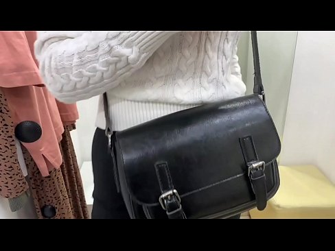 ❤️ Ëffentlech Masturbatioun vu jonke Bitch FeralBerry mat engem Dildo am Fittingsraum ❤️❌ Fuckvideo op lb.mobilecric.top ❌️❤
